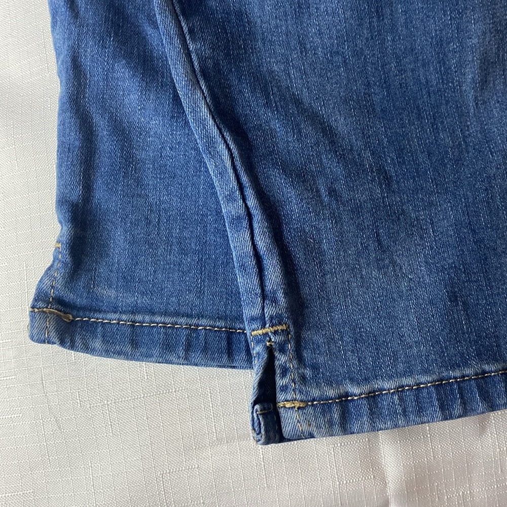 Perfect Stretch by Chico’s Denim Capri Jeans Sz 1 - Picture 5 of 5